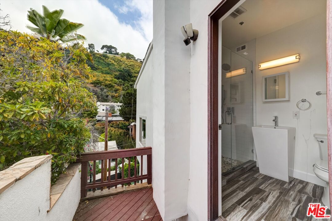 Beverly Hills, California, 90210, United States, 8 Bedrooms Bedrooms, ,3 BathroomsBathrooms,Residential,For Sale,1916732