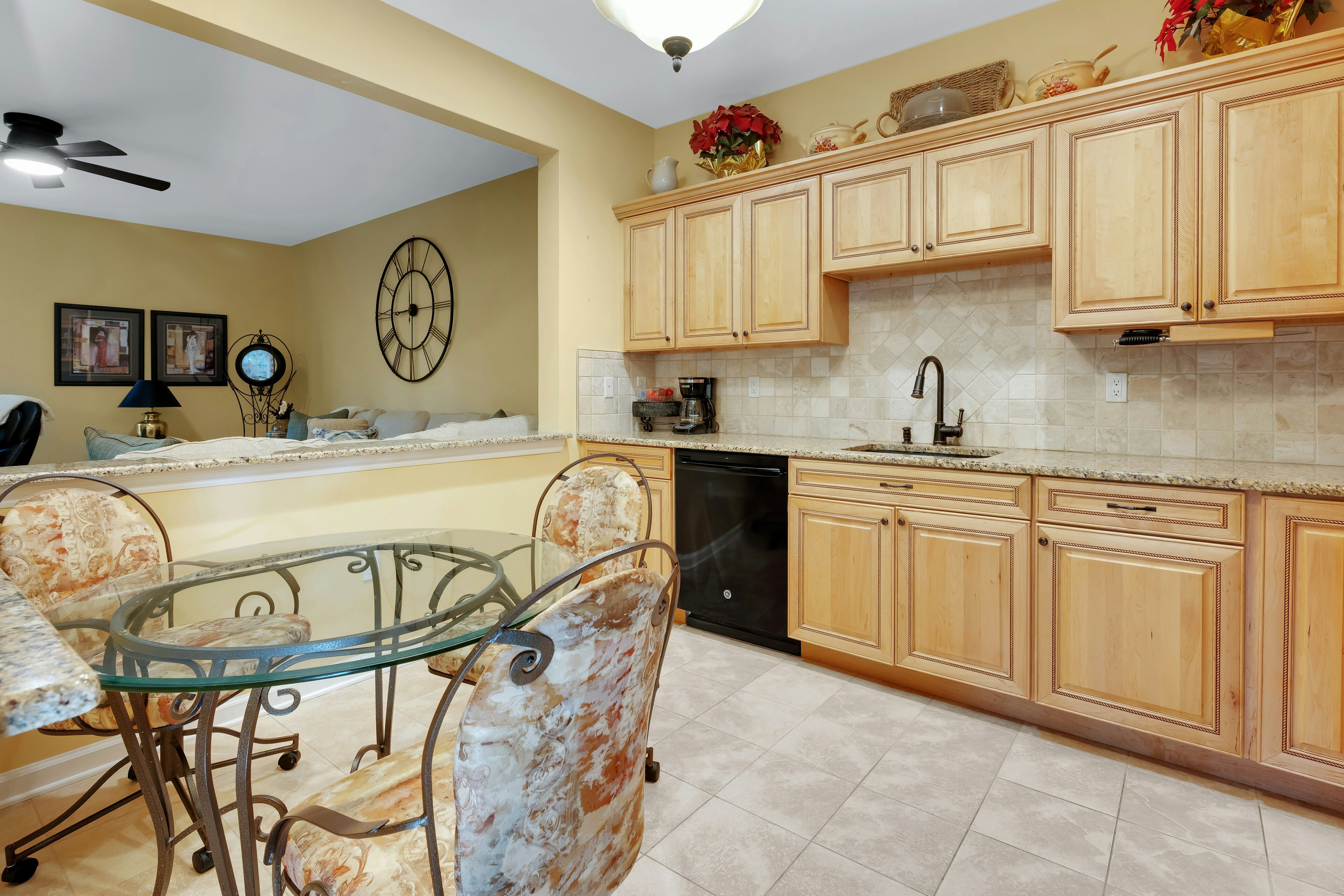  84 Emily Place, Parsippany-Troy Hills, NJ 07054 - 物件實景