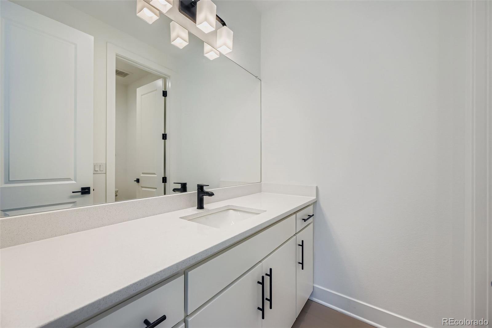 Aurora, Colorado, 80019, United States, 4 Bedrooms Bedrooms, ,3 BathroomsBathrooms,Residential,For Sale,1958574