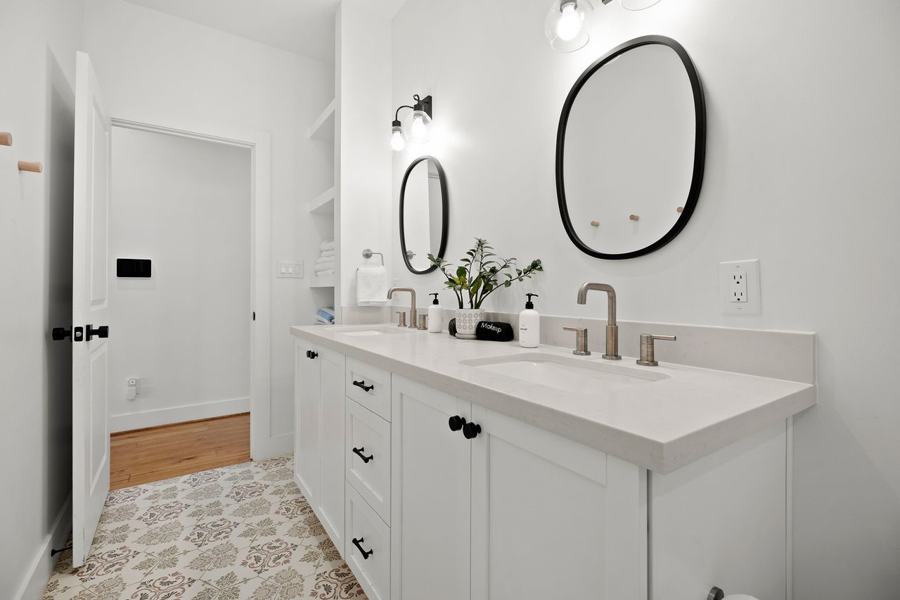 Jamaica Beach, Texas, 77554, United States, 3 Bedrooms Bedrooms, ,2 BathroomsBathrooms,Residential,For Sale,1997516