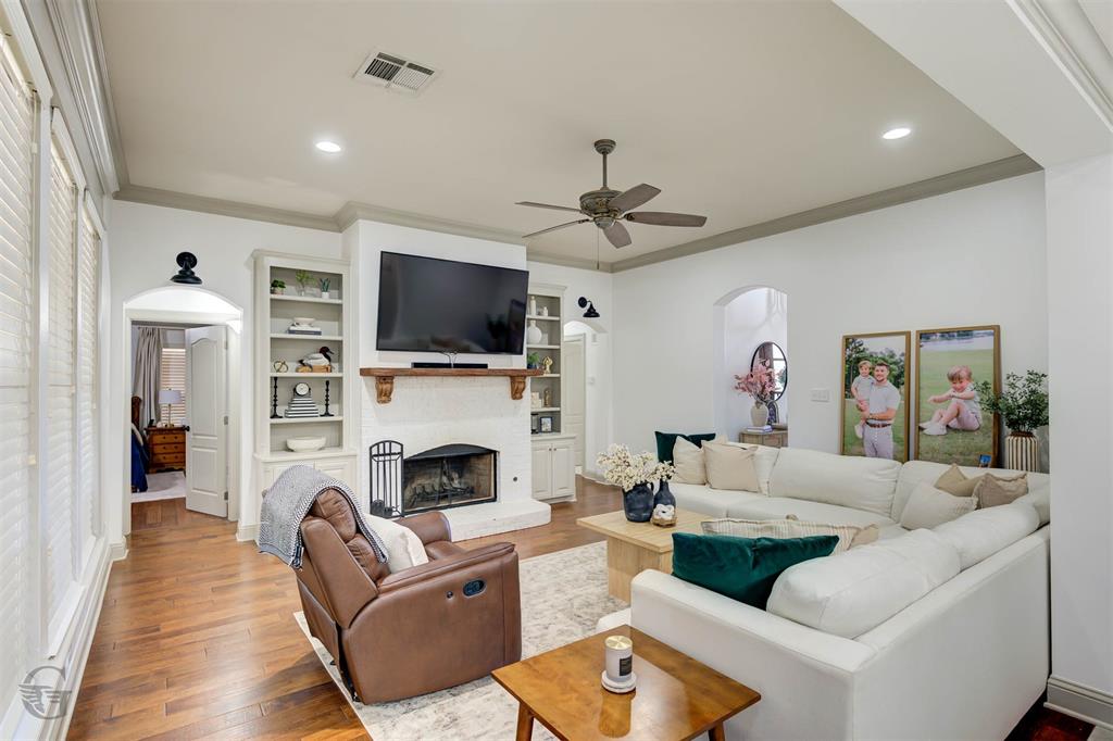 Roanoke Cir, Benton, LA 71006