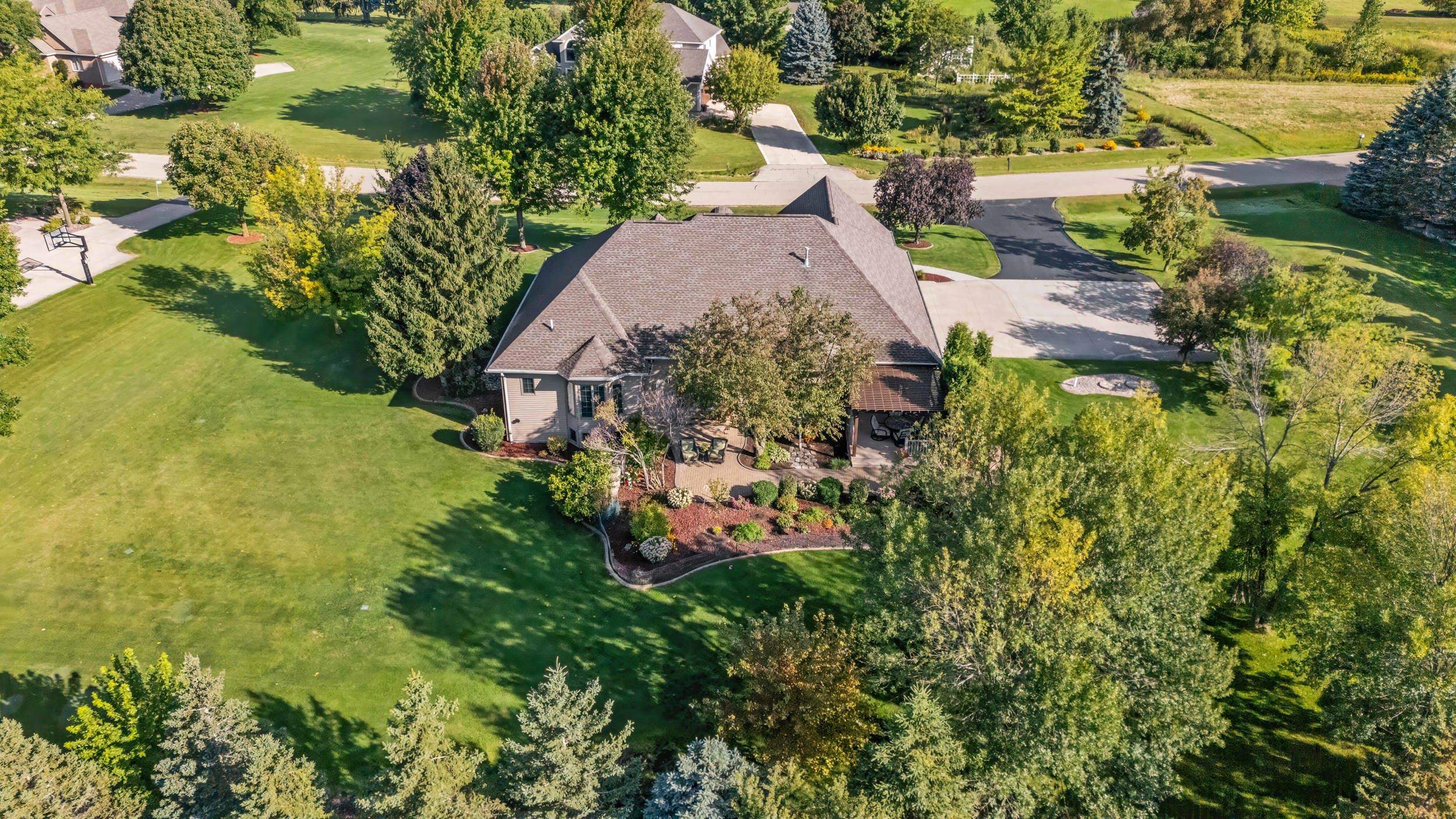 Neenah, Wisconsin, 54956, United States, 3 Bedrooms Bedrooms, ,4 BathroomsBathrooms,Residential,For Sale,1938221