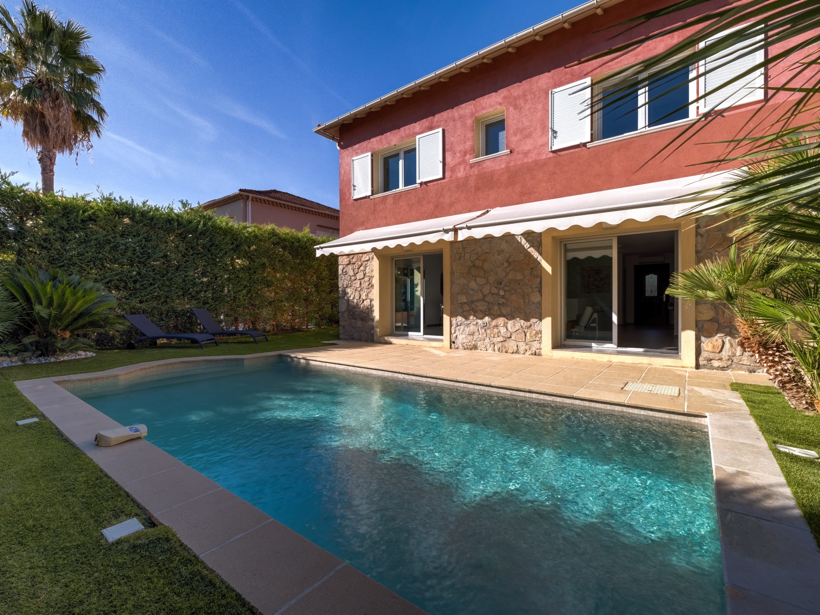  Renovated villa for sale Cap d’Antibes close to beaches and Ponteil district - 物件實景