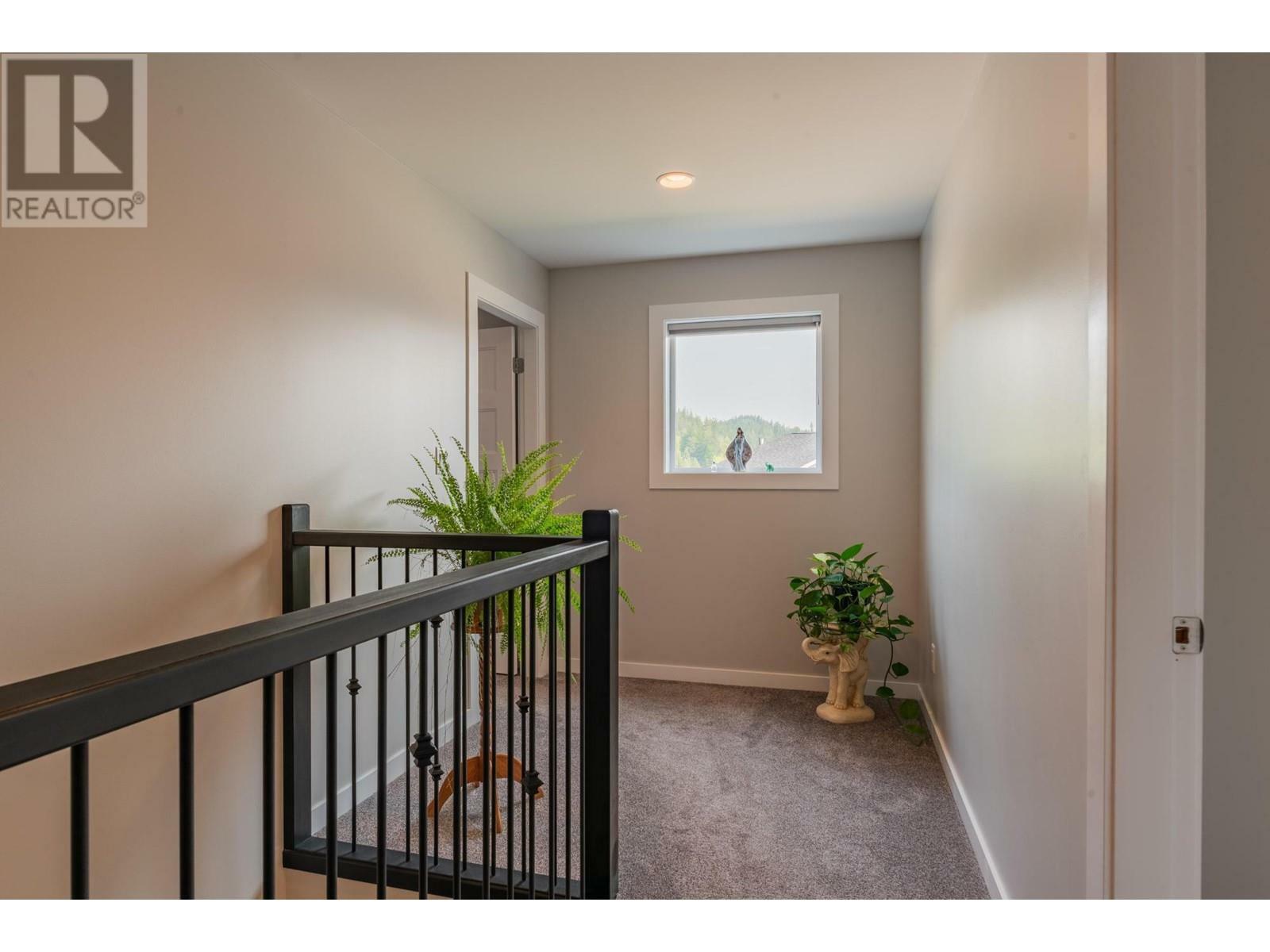 CASTLEGAR, British Columbia, V1N 4X8, CA, 4 Bedrooms Bedrooms, ,2 BathroomsBathrooms,Residential,For Sale,1839232