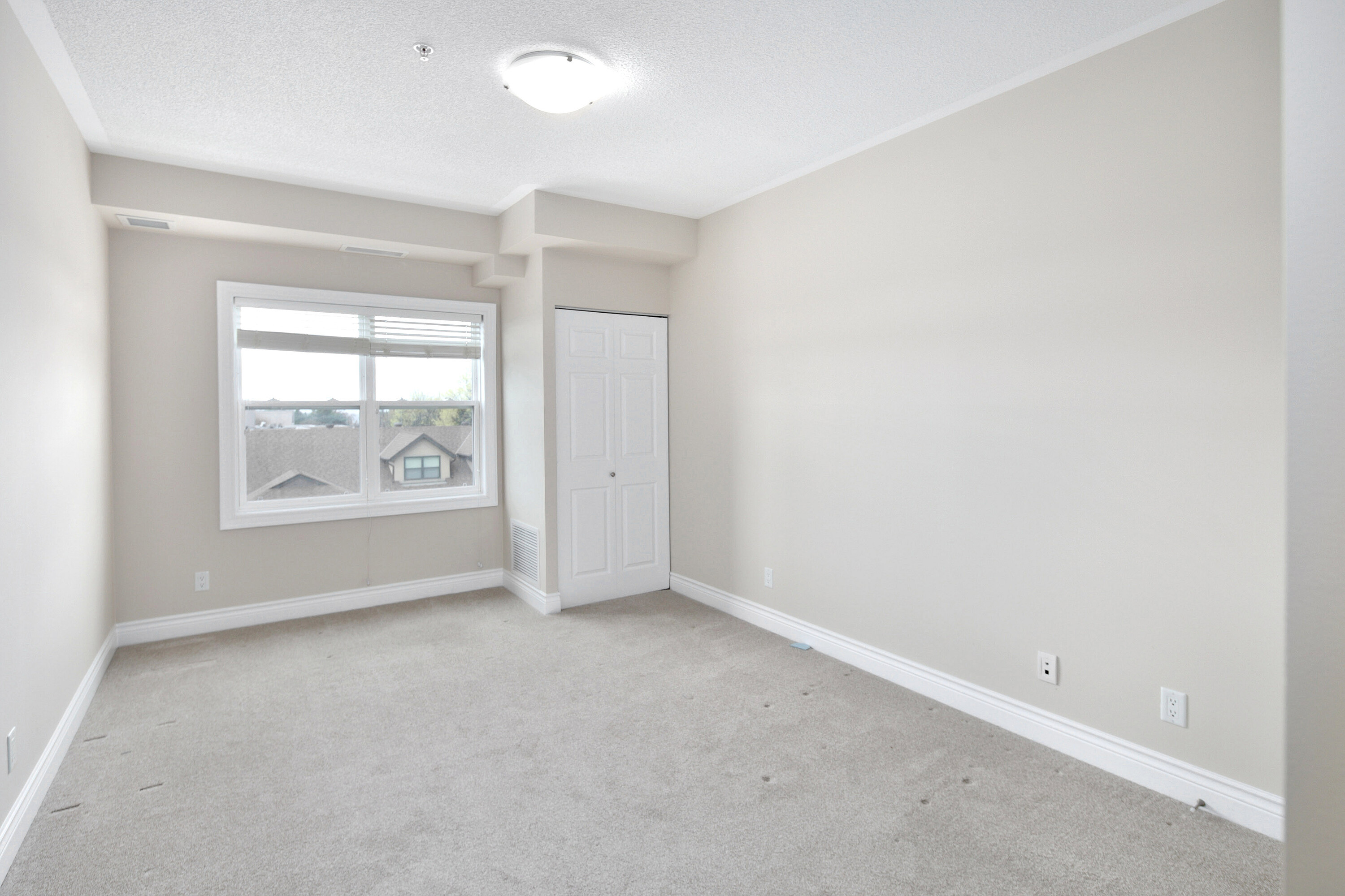  Raglan Heights Condo - 物件實景
