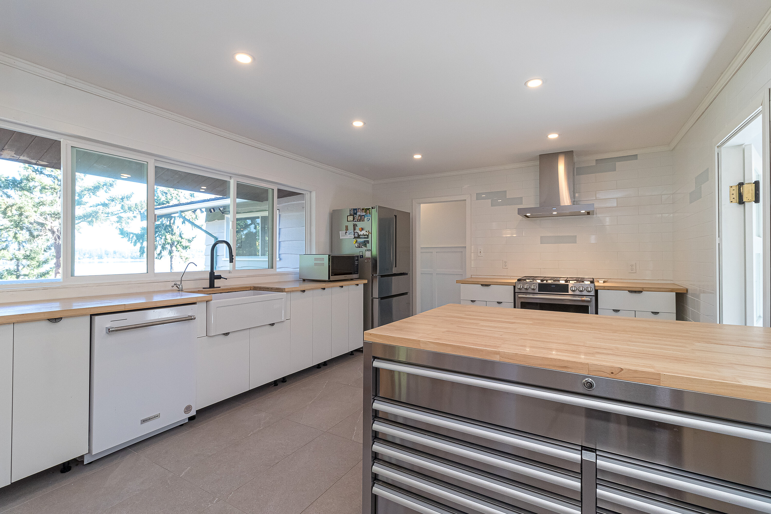  Prime Waterfront Home - 物件實景