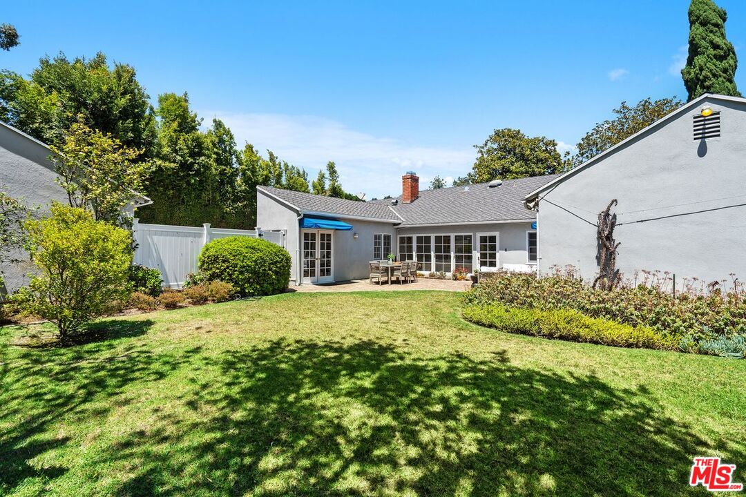 Los Angeles, California, 90049, United States, 3 Bedrooms Bedrooms, ,3 BathroomsBathrooms,Residential,For Sale,1902649