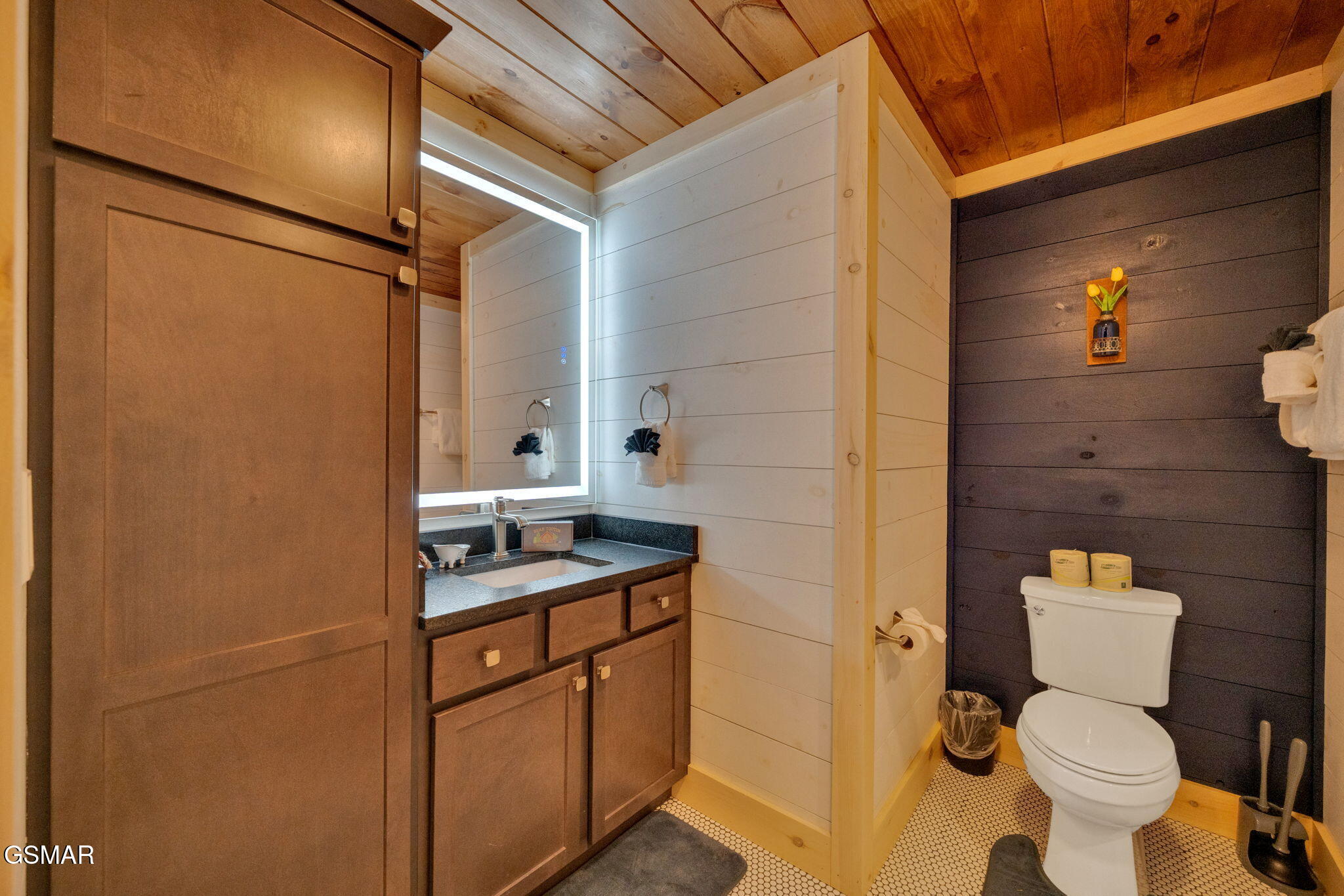 Gatlinburg, Tennessee, 37738, United States, 4 Bedrooms Bedrooms, ,5 BathroomsBathrooms,Residential,For Sale,1921348