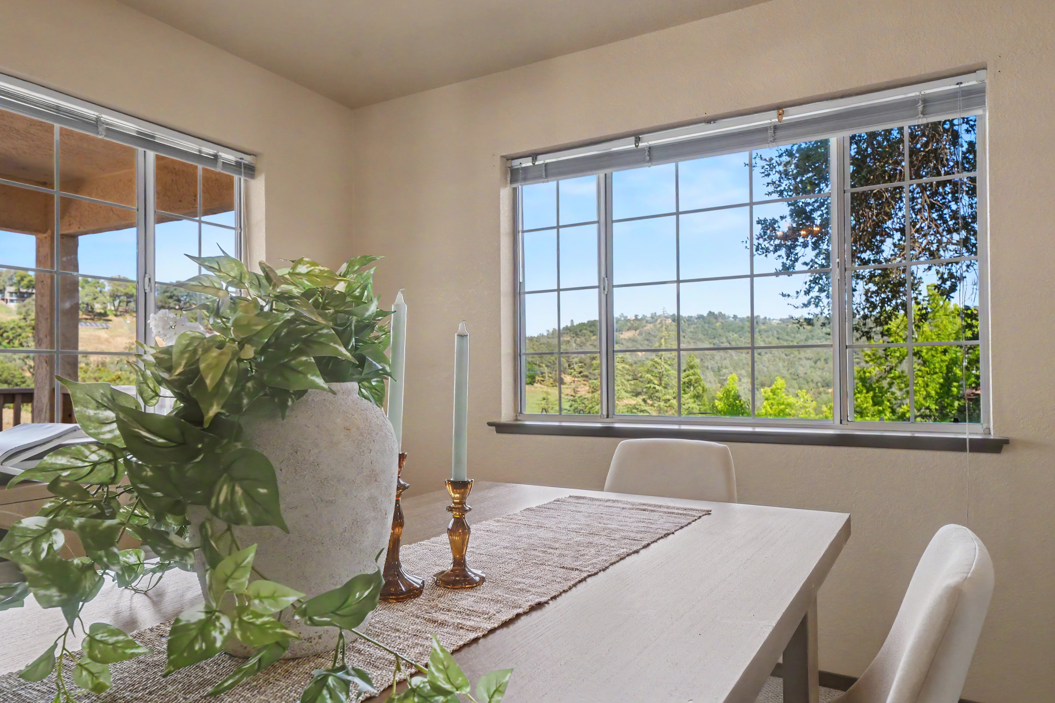  Spacious Sutter Creek Home with Hillside Views and Endless Potential - 物件實景