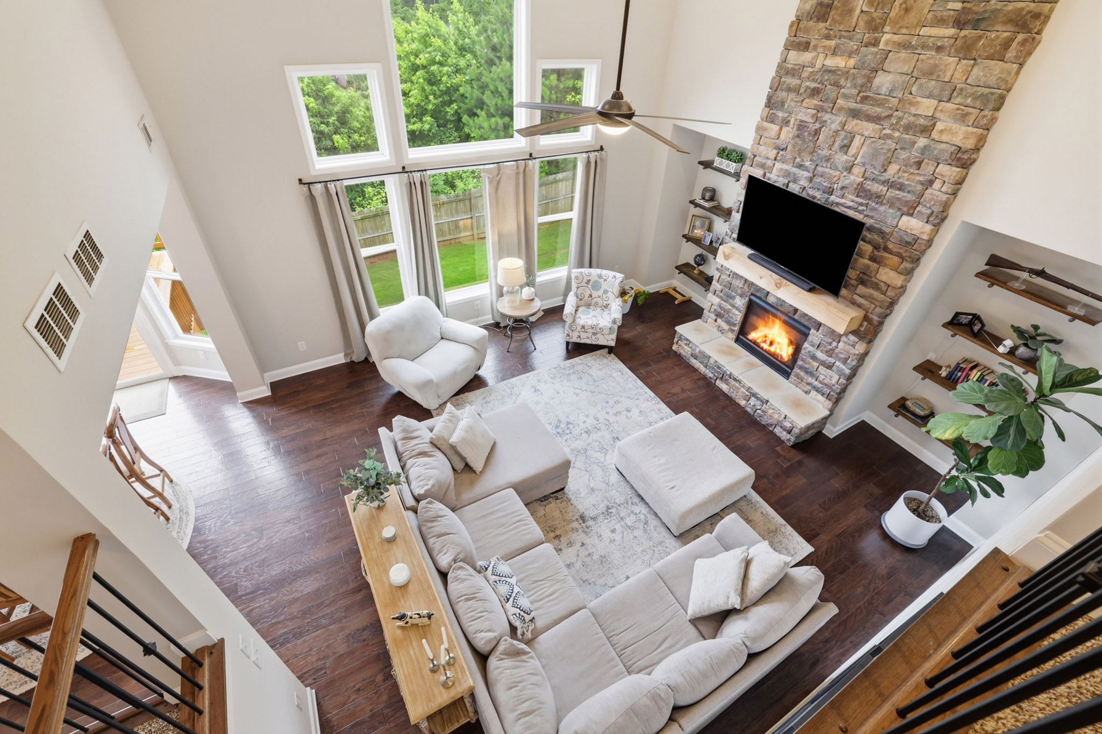  Beautifully Maintained Home in One of Cumming