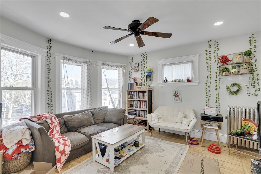 Boston, Massachusetts, 02135, United States, 12 Bedrooms Bedrooms, ,3 BathroomsBathrooms,Residential,For Sale,1907828
