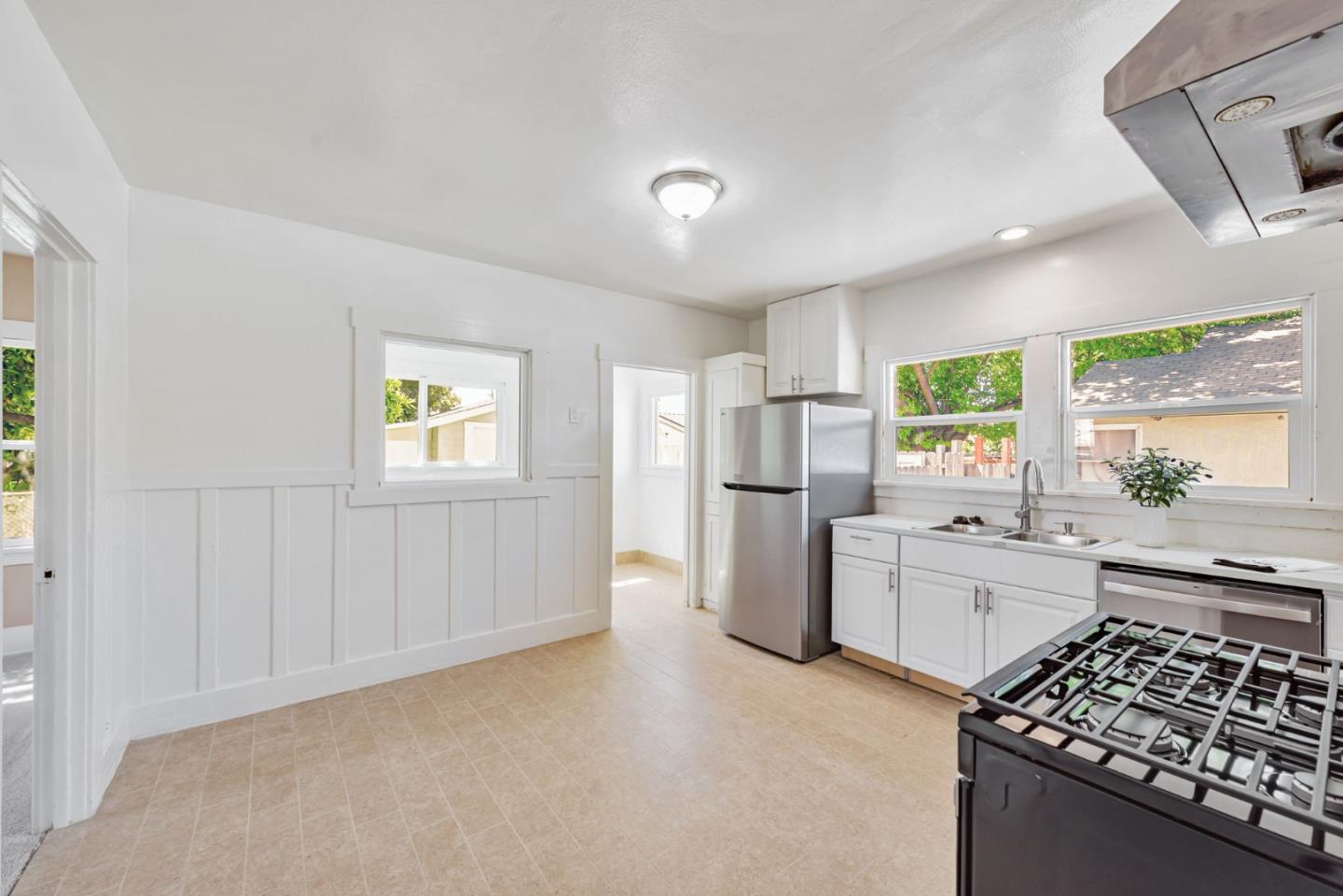 San Jose, California, 95112, United States, 3 Bedrooms Bedrooms, ,1 BathroomBathrooms,Residential,For Sale,1940369
