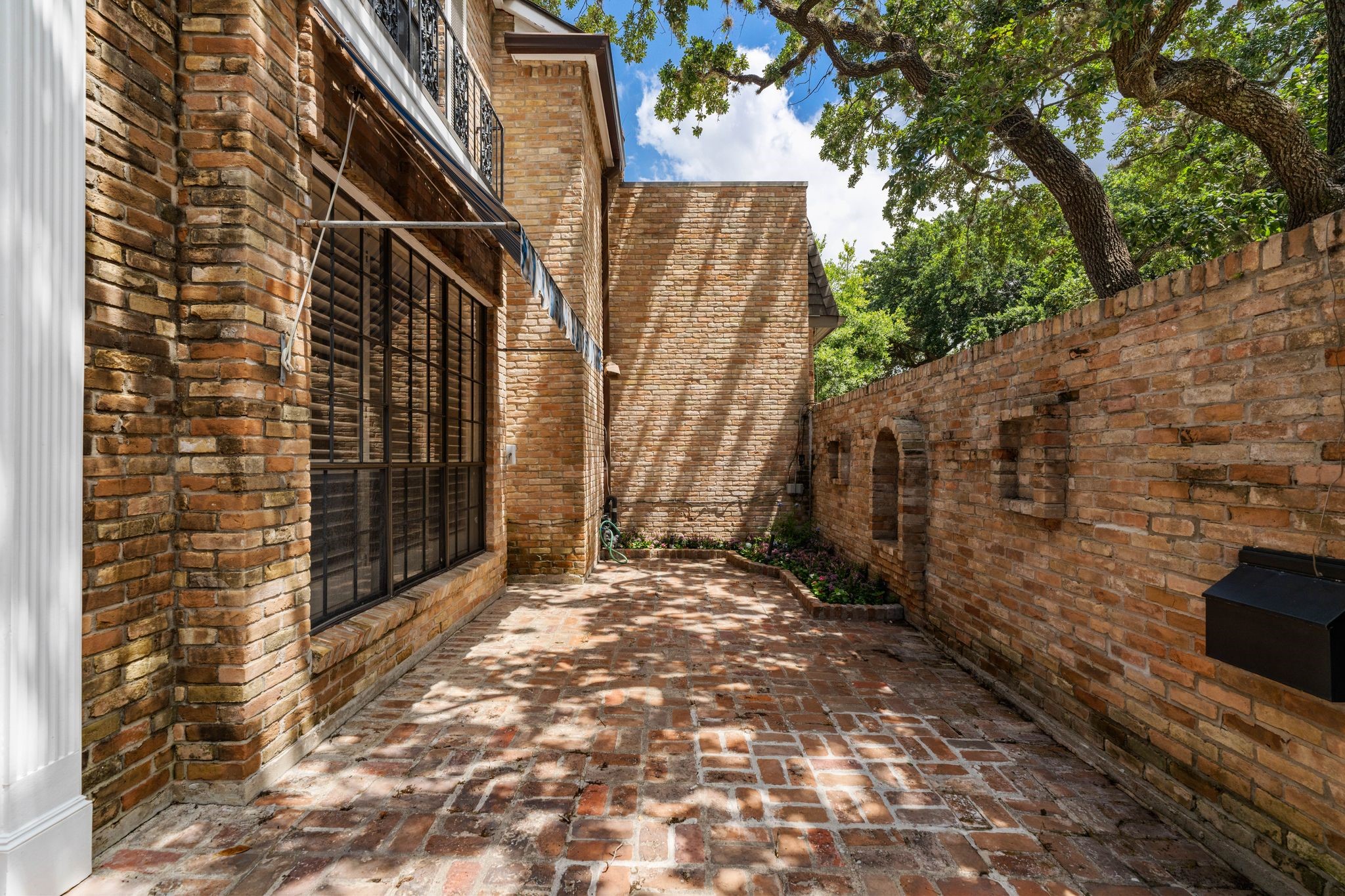  4876 Post Oak Timber Drive - 物件實景