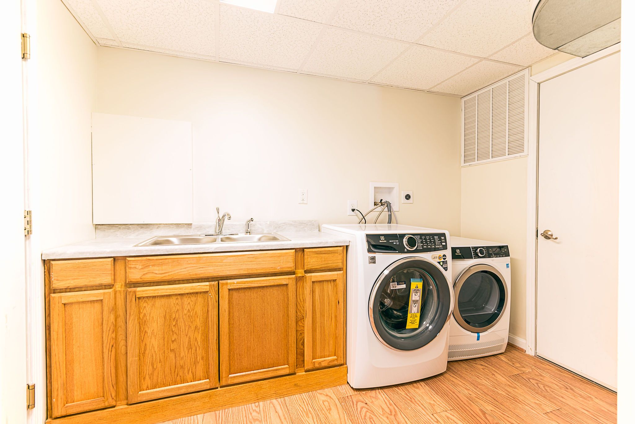  1107 Pontiac Avenue, Cranston, RI, 02921 - 物件實景