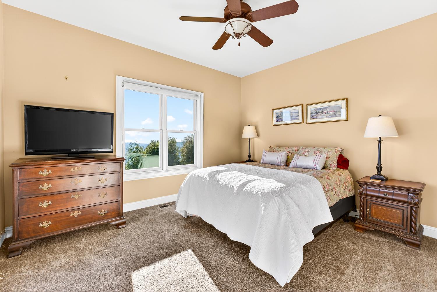 Grass Valley, California, 95949, United States, 3 Bedrooms Bedrooms, ,3 BathroomsBathrooms,Residential,For Sale,2048719