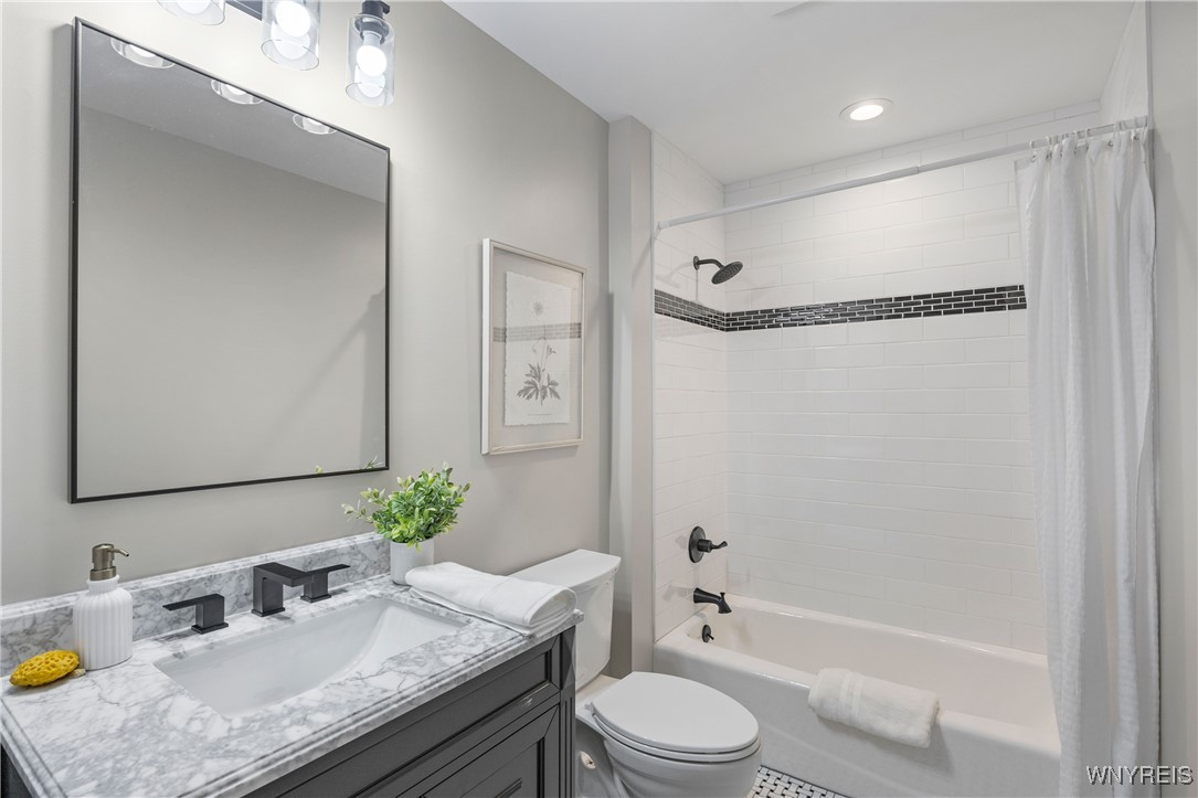 Lewiston, New York, 14174, United States, 3 Bedrooms Bedrooms, ,3 BathroomsBathrooms,Residential,For Sale,1973853