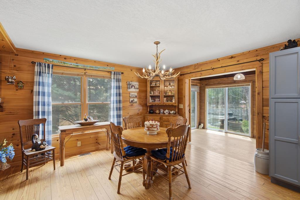 Ellijay, Georgia, 30540, United States, 3 Bedrooms Bedrooms, ,3 BathroomsBathrooms,Residential,For Sale,2034998