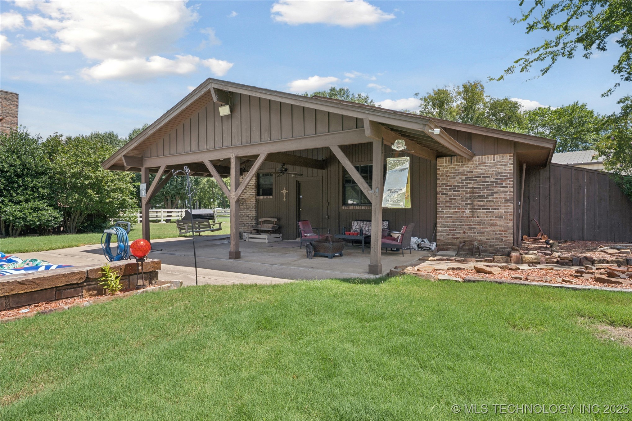 Pocola, Oklahoma, 74902, United States, 3 Bedrooms Bedrooms, ,3 BathroomsBathrooms,Residential,For Sale,1903793