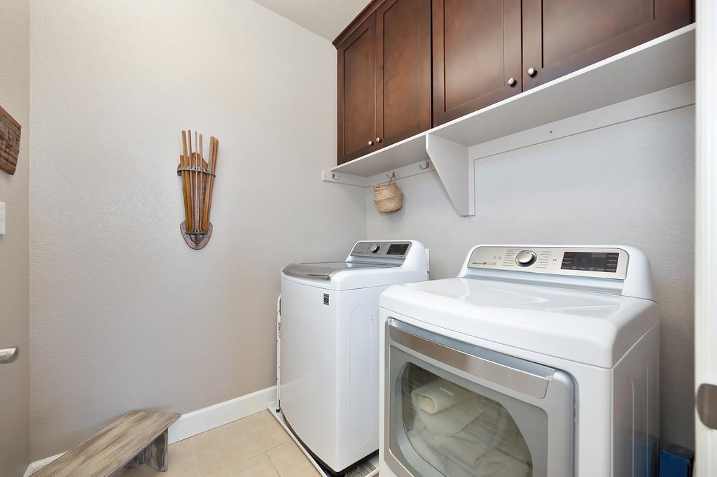 Folsom, California, 95630, United States, 2 Bedrooms Bedrooms, ,3 BathroomsBathrooms,Residential,For Sale,1917573
