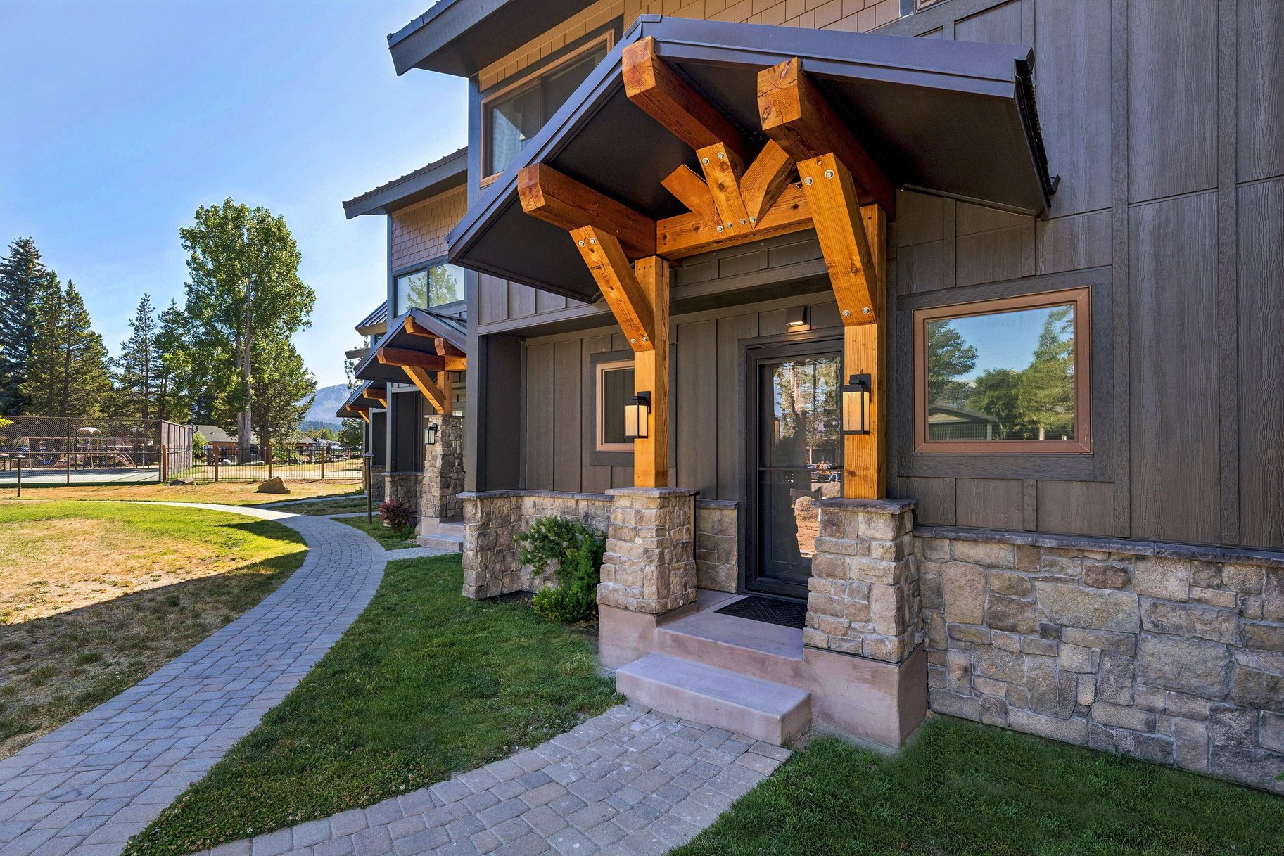  LAKEFRONT LIVING IN TAHOE KEYS - 物件實景