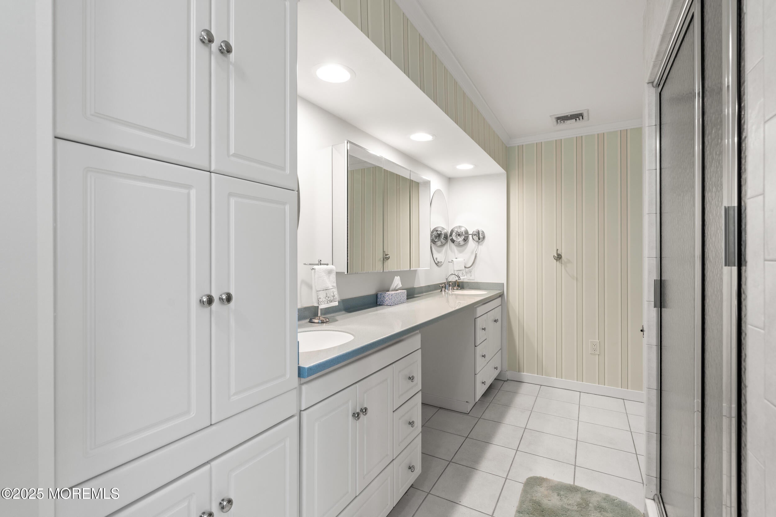 Allenhurst, New Jersey, 07711, United States, 6 Bedrooms Bedrooms, ,4 BathroomsBathrooms,Residential,For Sale,1977688