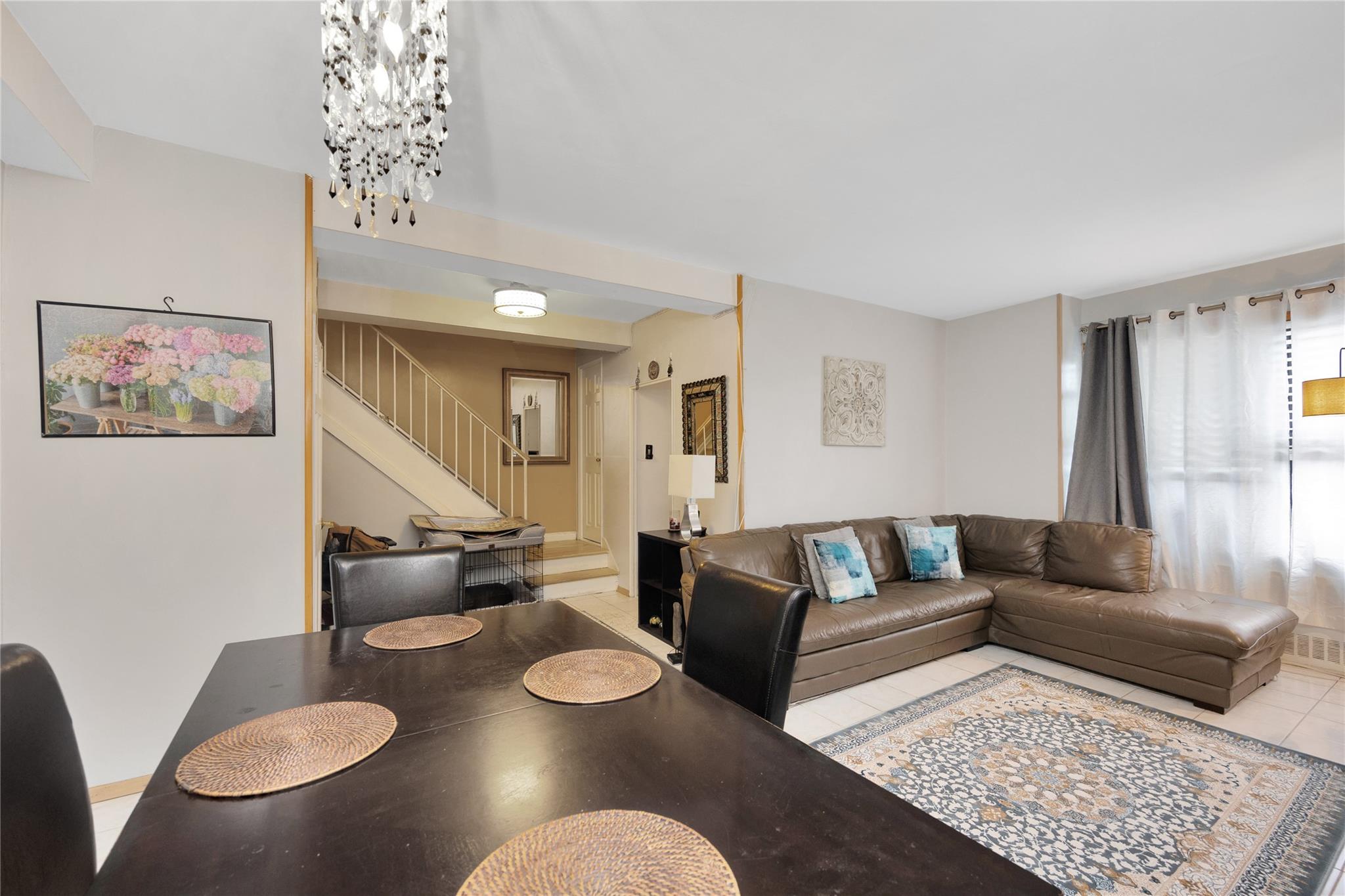 Rego Park, New York, 11374, United States, 3 Bedrooms Bedrooms, ,2 BathroomsBathrooms,Residential,For Sale,1846571