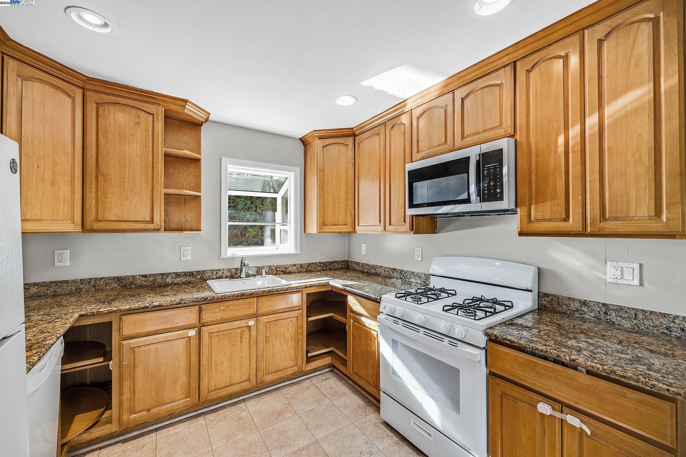 Concord, California, 94521, United States, 4 Bedrooms Bedrooms, ,2 BathroomsBathrooms,Residential,For Sale,1691413