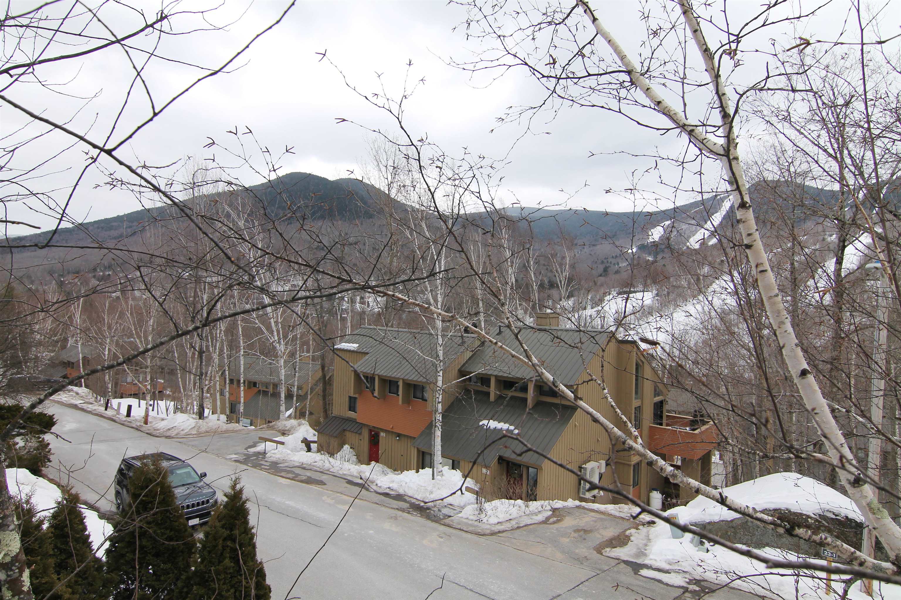 Lincoln, New Hampshire, 03251, United States, 3 Bedrooms Bedrooms, ,2 BathroomsBathrooms,Residential,For Sale,1732060