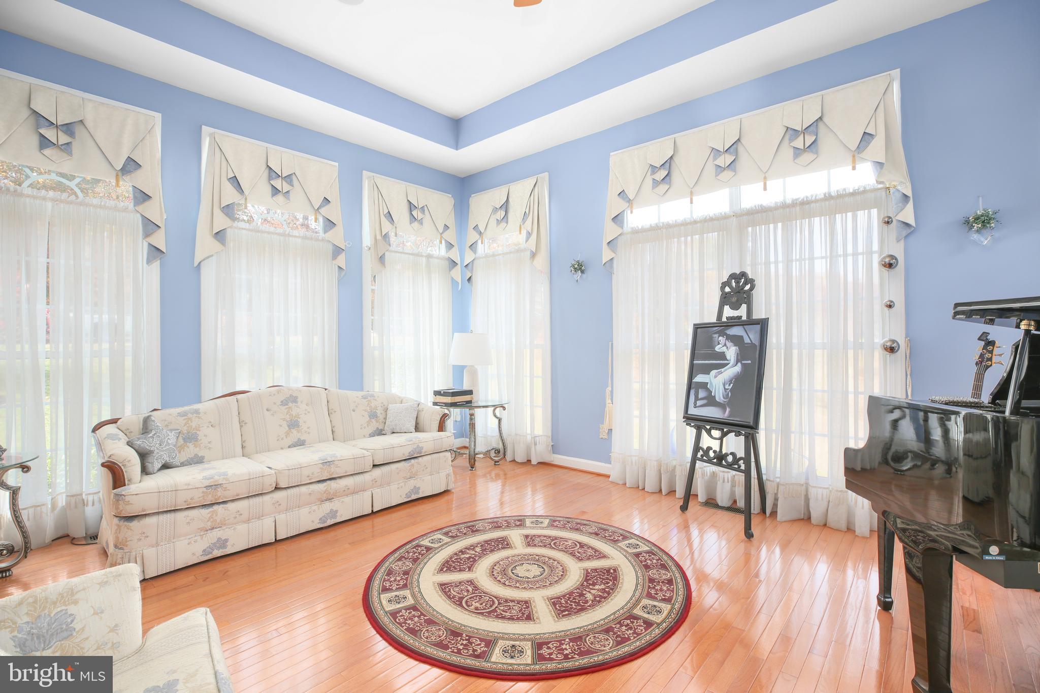 Woodbridge, Virginia, 22192, United States, 5 Bedrooms Bedrooms, ,5 BathroomsBathrooms,Residential,For Sale,1987362