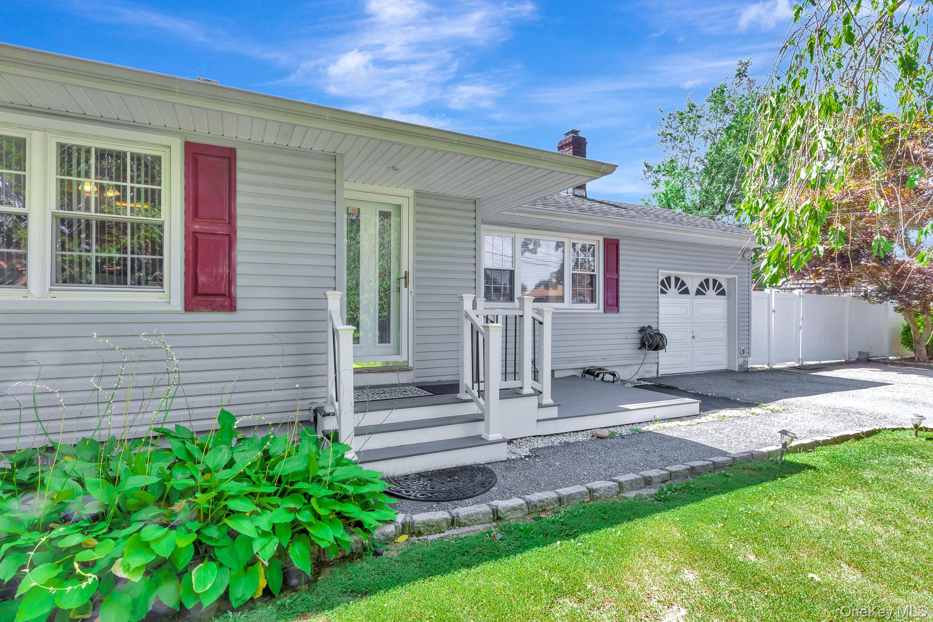 Shirley, New York, 11967, United States, 4 Bedrooms Bedrooms, ,4 BathroomsBathrooms,Residential,For Sale,1924990