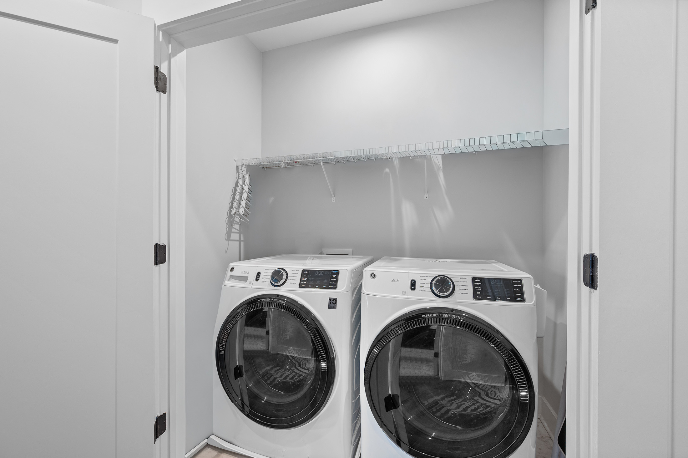  Three Bedroom Roswell Townhome Blends Comfort, Convenience and Style - 物件實景