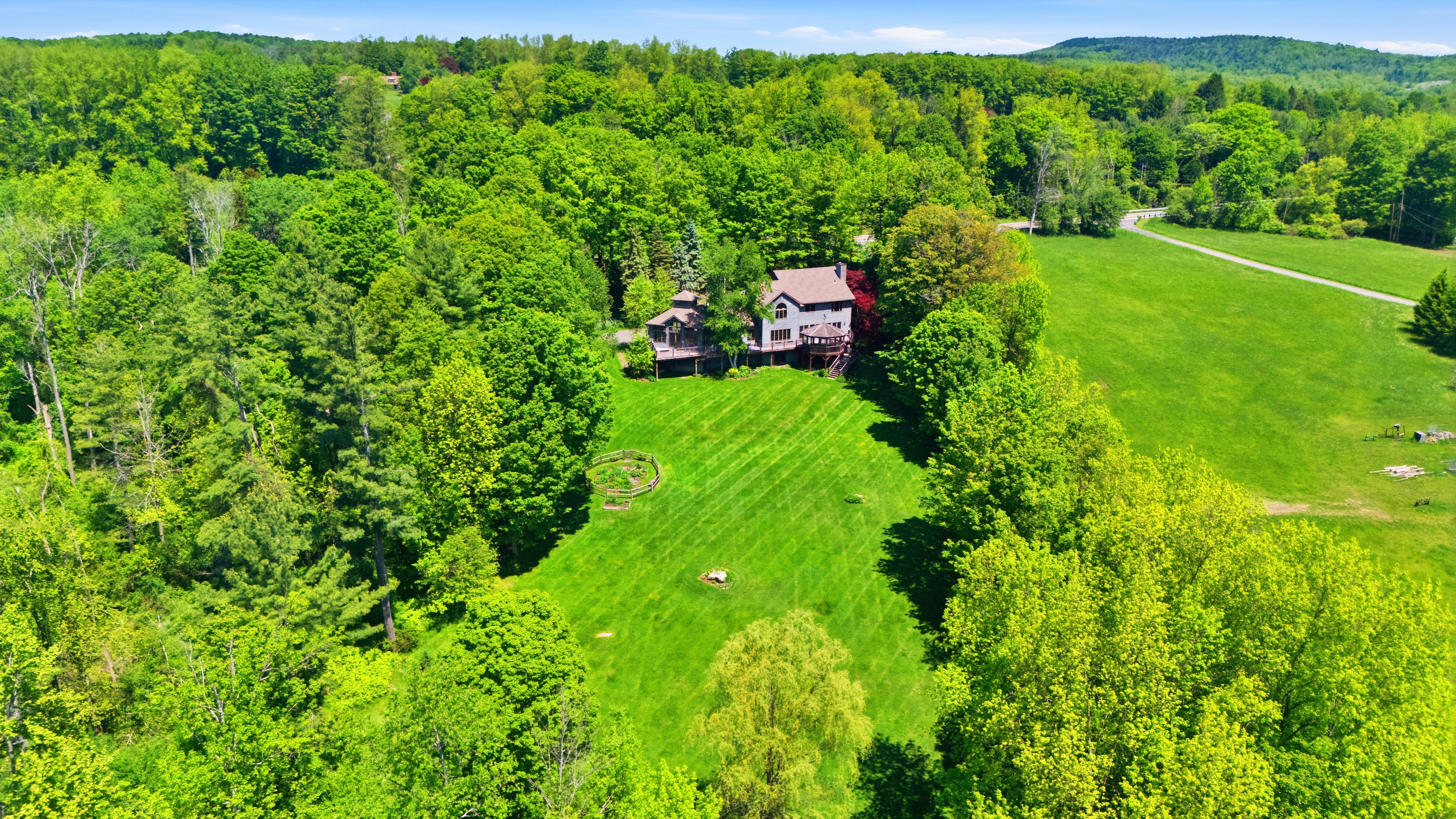  Charming and Spacious Country Retreat Just 15 Minutes from Tanglewood - 物件實景