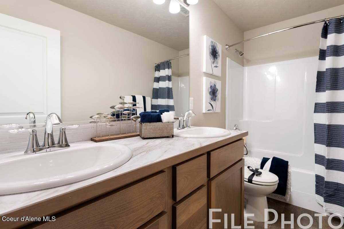 Rathdrum, Idaho, 83858, United States, 4 Bedrooms Bedrooms, ,1 BathroomBathrooms,Residential,For Sale,1956382