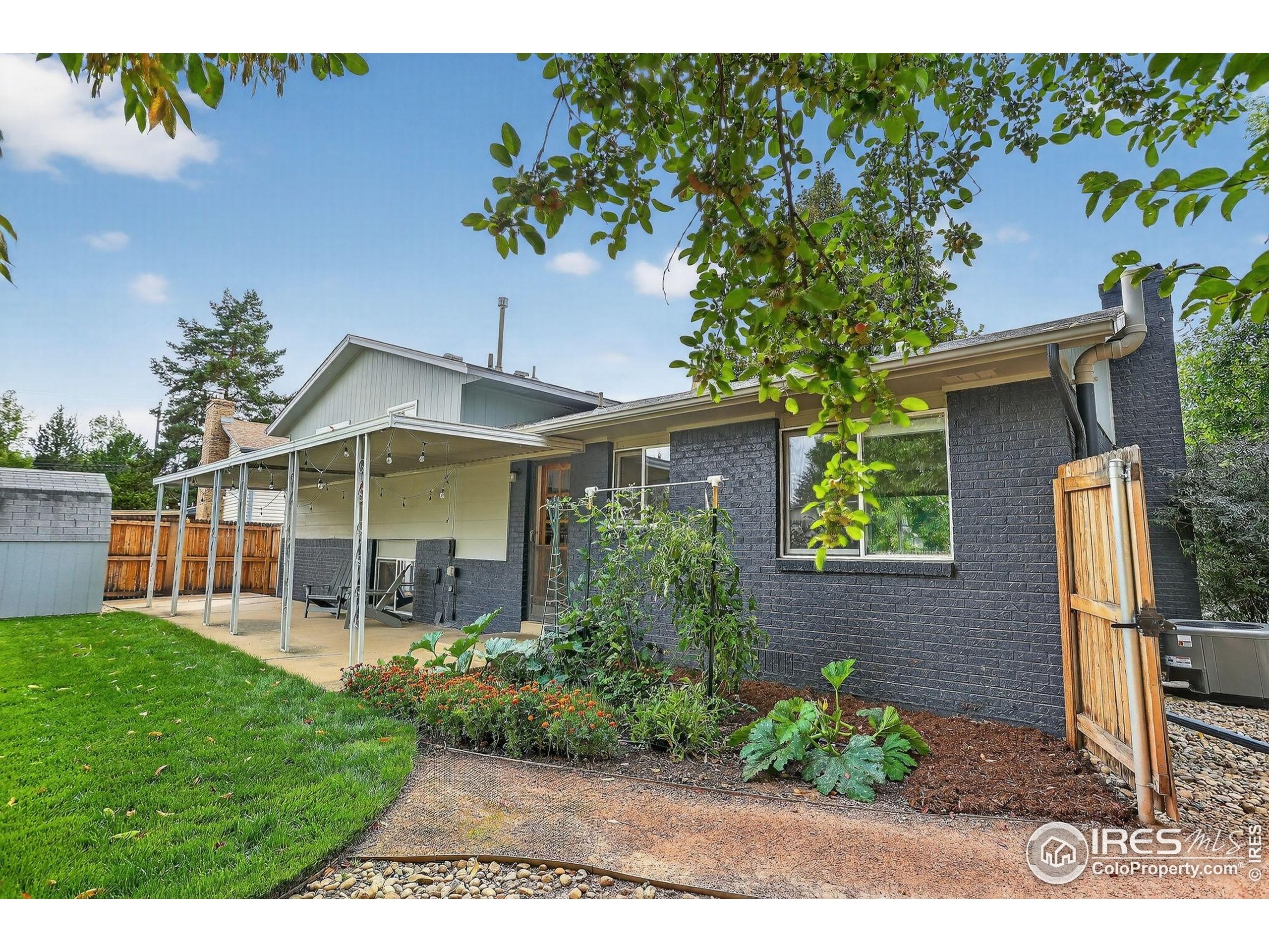 Longmont, Colorado, 80501, United States, 3 Bedrooms Bedrooms, ,2 BathroomsBathrooms,Residential,For Sale,1988284