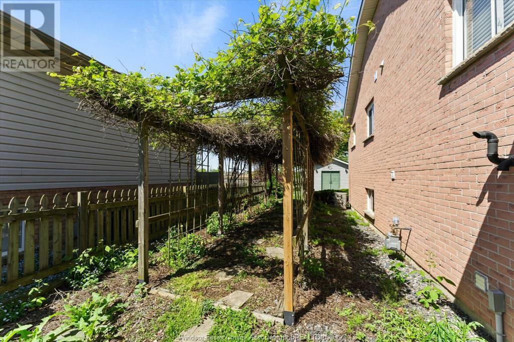 BELLE RIVER, Ontario, N8L 0N2, CA, 3 Bedrooms Bedrooms, ,3 BathroomsBathrooms,Residential,For Sale,1838821