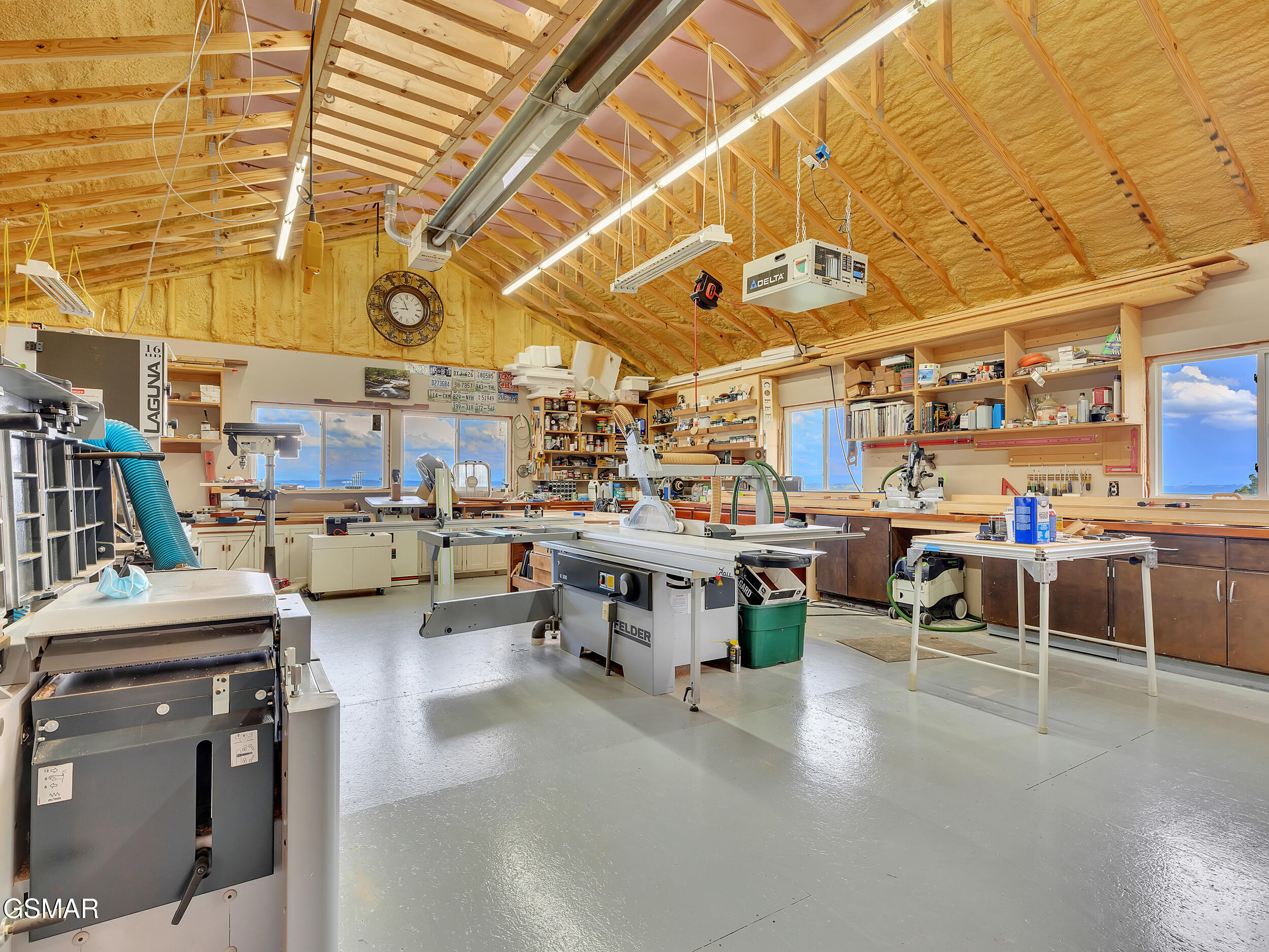 Mooresburg, Tennessee, 37811, United States, 3 Bedrooms Bedrooms, ,5 BathroomsBathrooms,Residential,For Sale,1974875