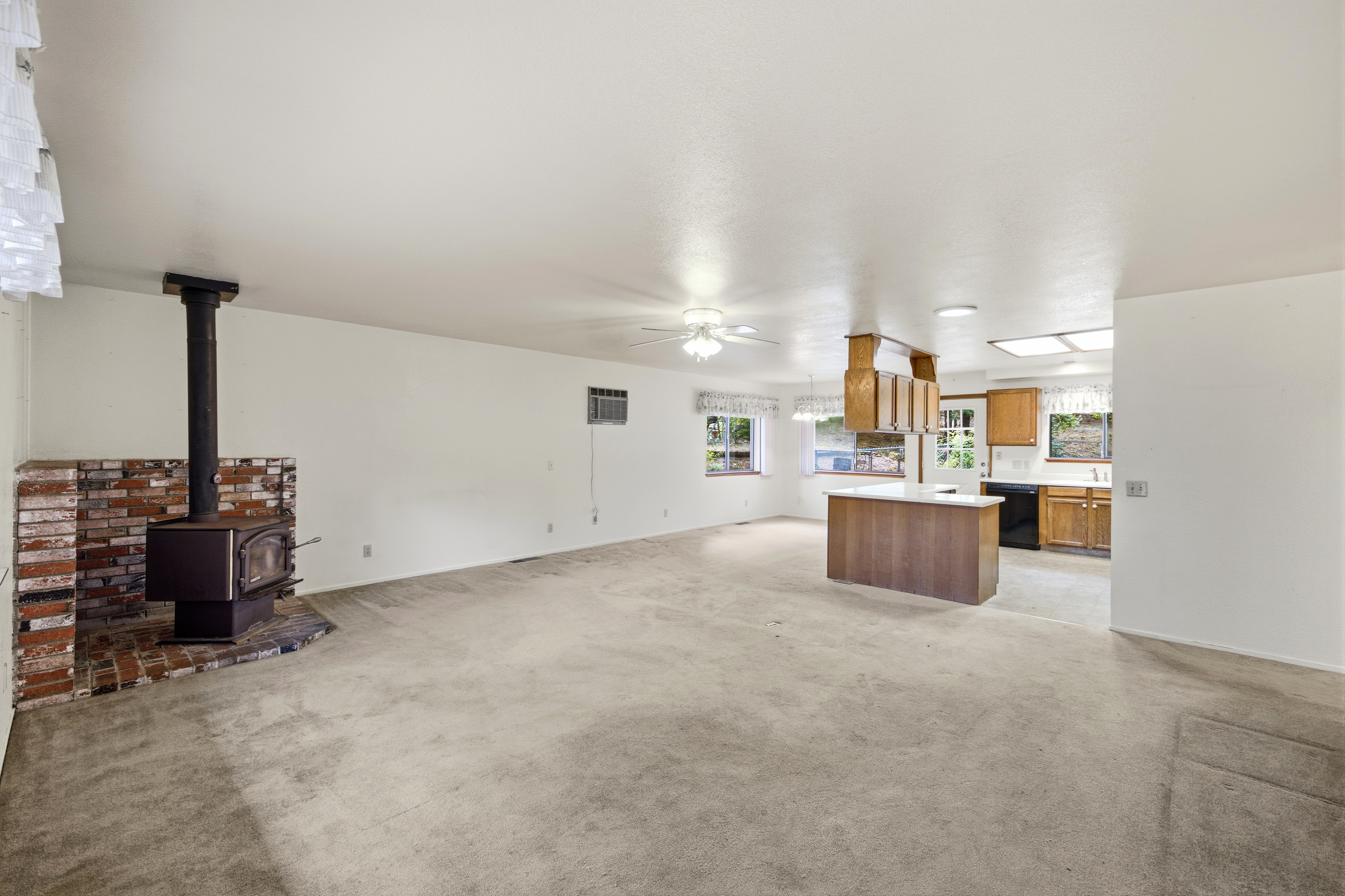  5648 Vacation Boulevard, Somerset, CA 95684 - 物件實景