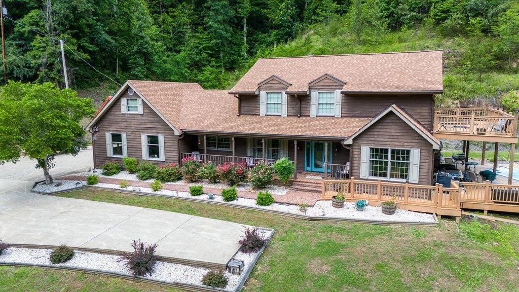 Prestonsburg, Kentucky, 41653, United States, 4 Bedrooms Bedrooms, ,5 BathroomsBathrooms,Residential,For Sale,2048061