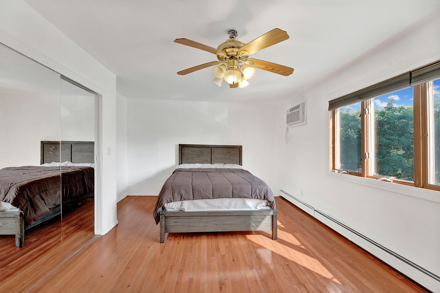  2306 E70th Street - 物件實景