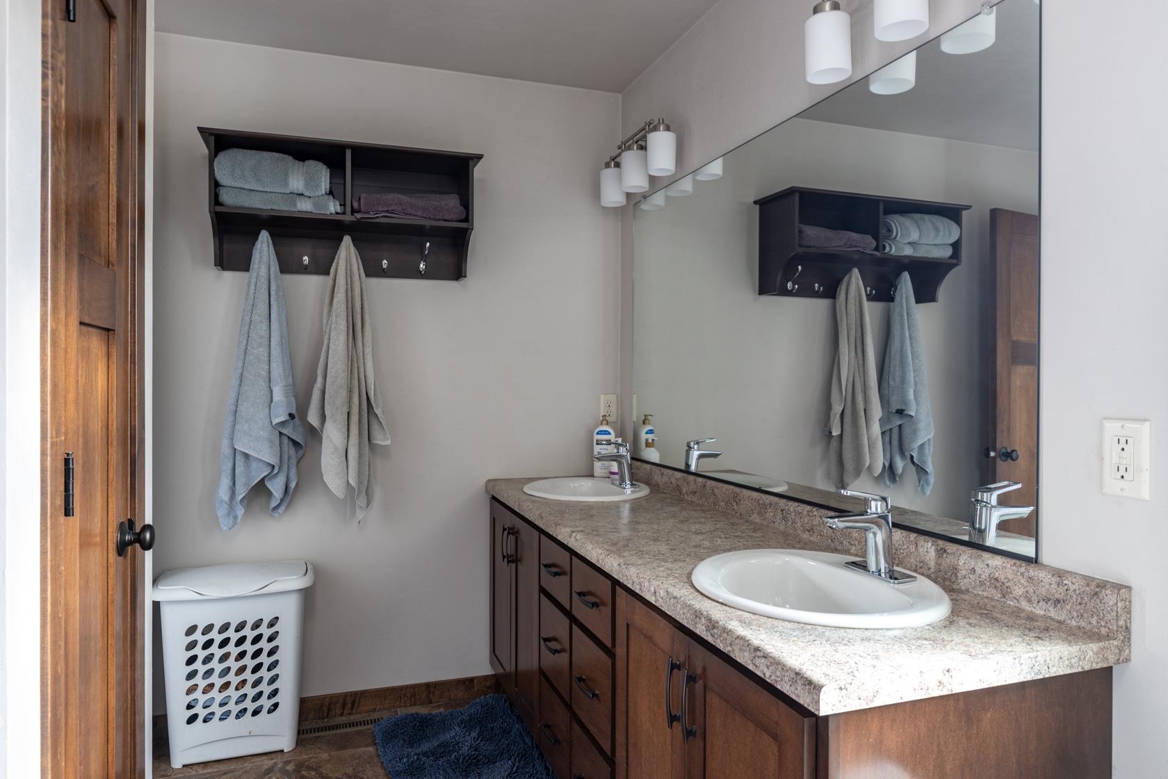 Appleton, Wisconsin, 54915, United States, 4 Bedrooms Bedrooms, ,3 BathroomsBathrooms,Residential,For Sale,1983520