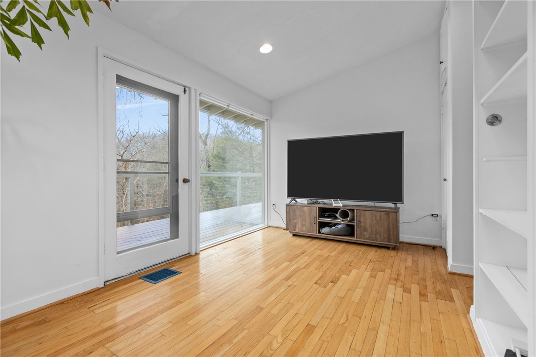 Fox Chapel, Pennsylvania, 15215, United States, 4 Bedrooms Bedrooms, ,5 BathroomsBathrooms,Residential,For Sale,1927245