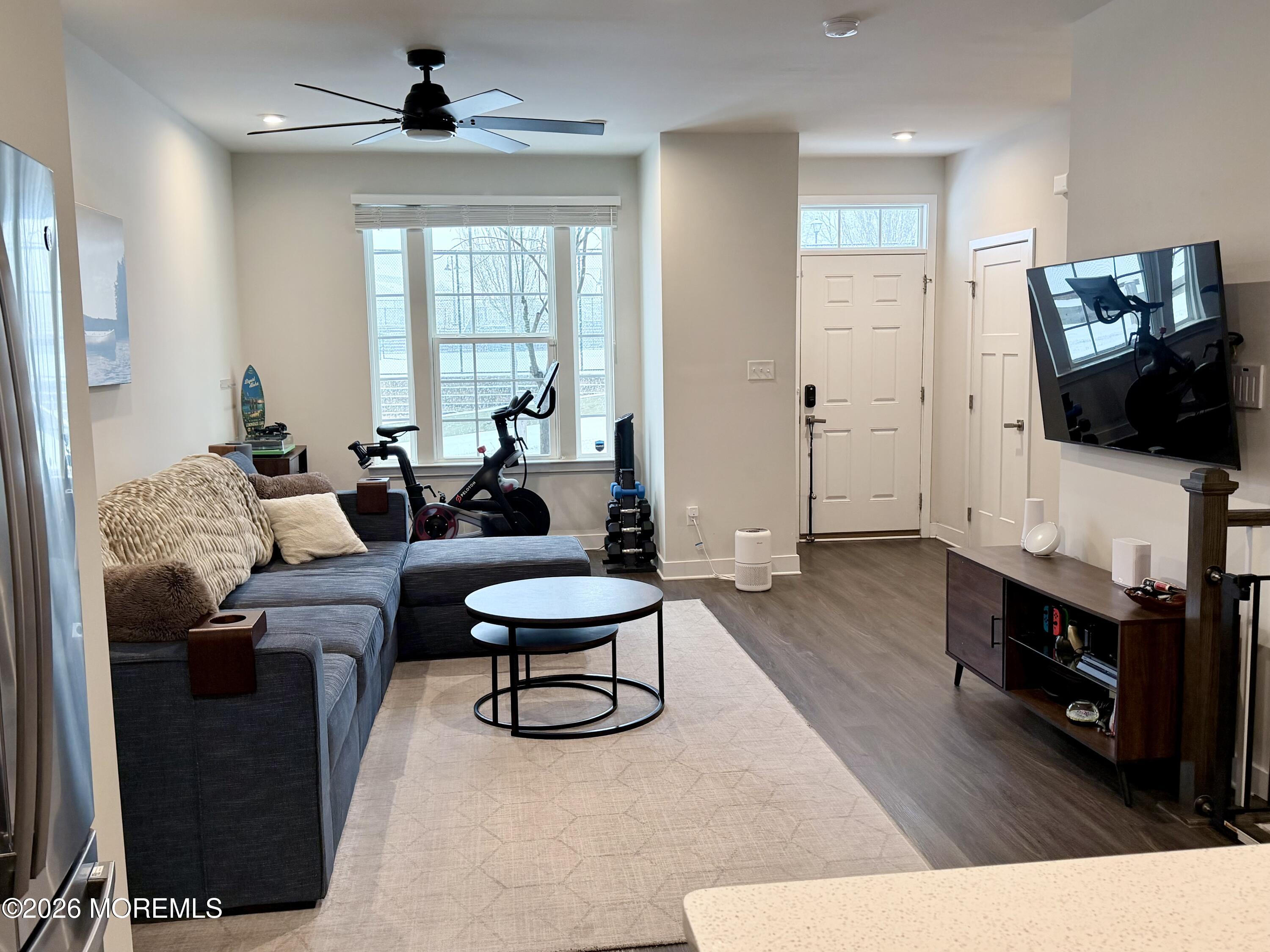 Parlin, New Jersey, 08859, United States, 3 Bedrooms Bedrooms, ,3 BathroomsBathrooms,Residential,For Sale,2010964