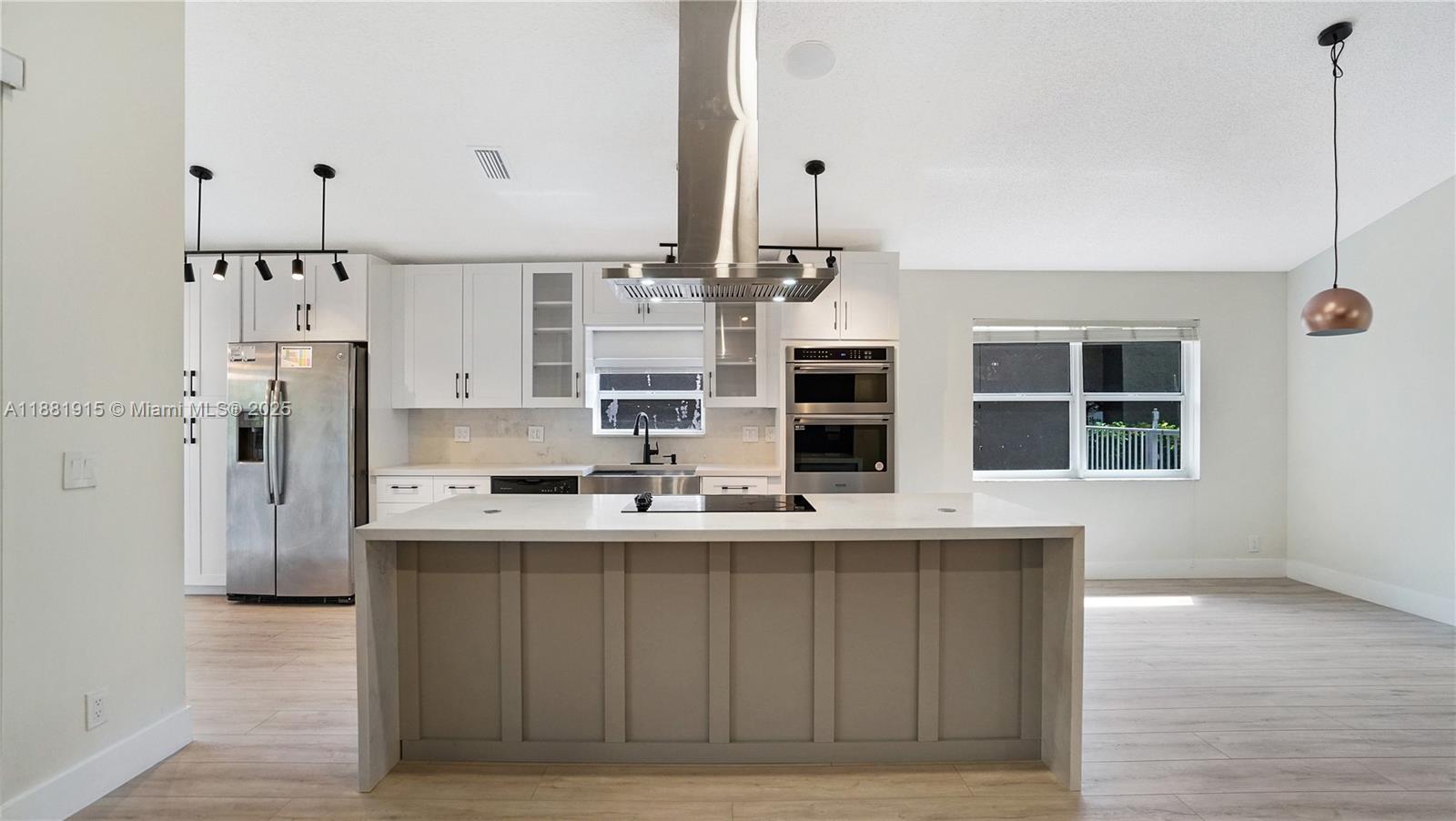 Plantation, Florida, 33322, United States, 3 Bedrooms Bedrooms, ,2 BathroomsBathrooms,Residential,For Sale,1947499