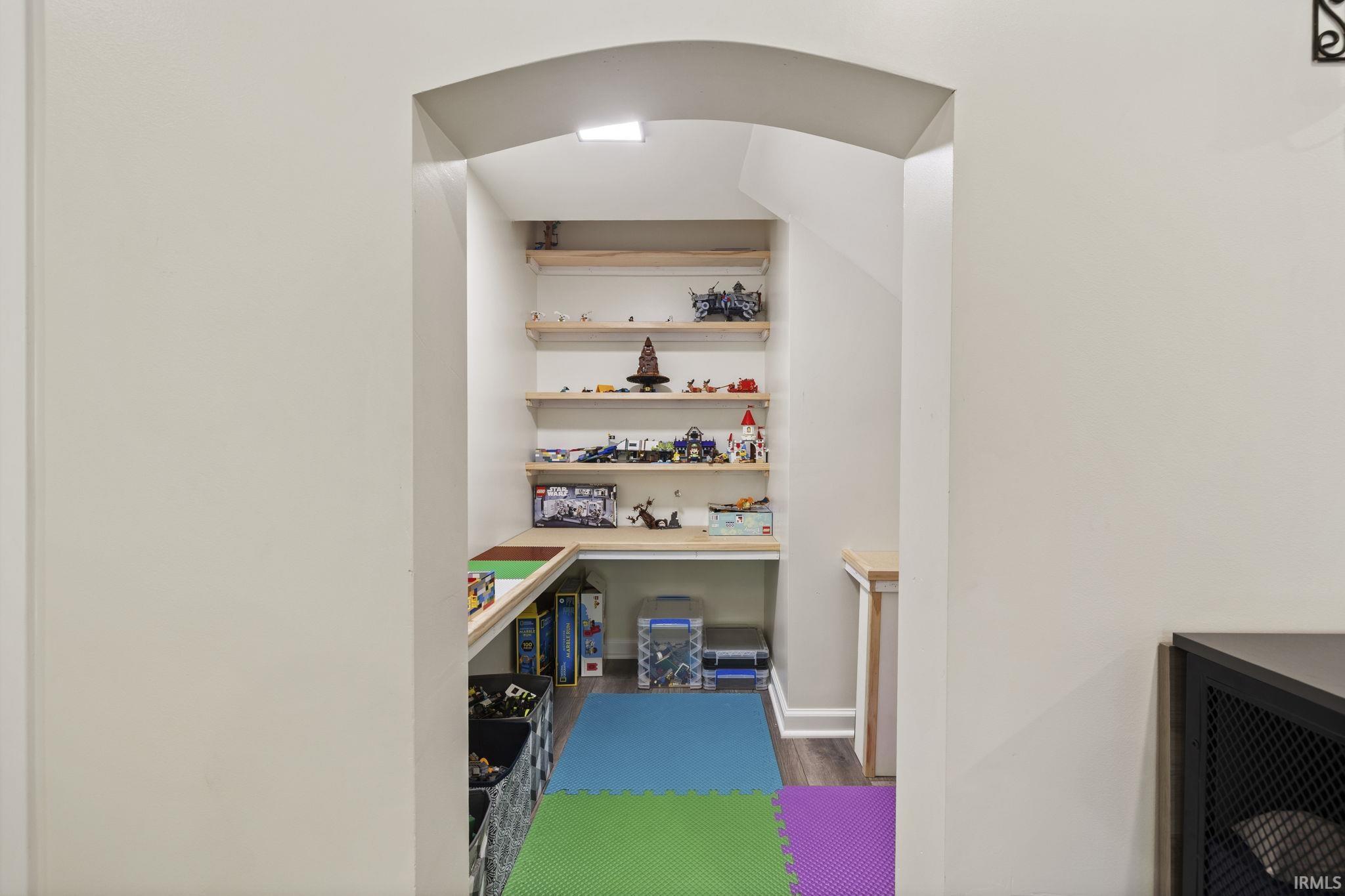 Bloomington, Indiana, 47404, United States, 5 Bedrooms Bedrooms, ,4 BathroomsBathrooms,Residential,For Sale,1979939