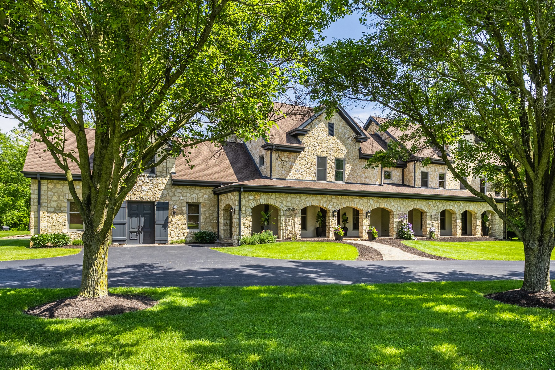  Rare Opportunity to Own a Stunning Home with Acreage in West Carmel - 物件實景