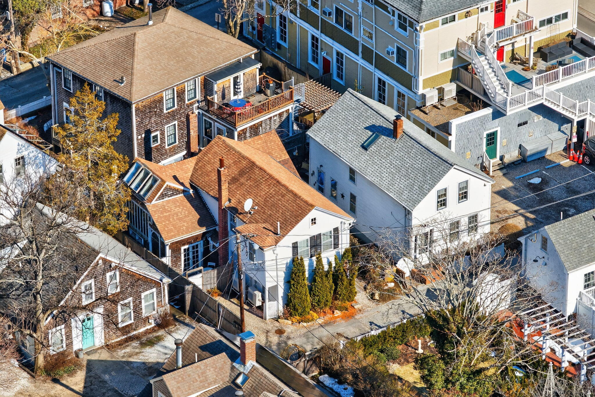  Two-Level Living with En-Suites, Private Patio and Proven Rental Performance - 物件實景