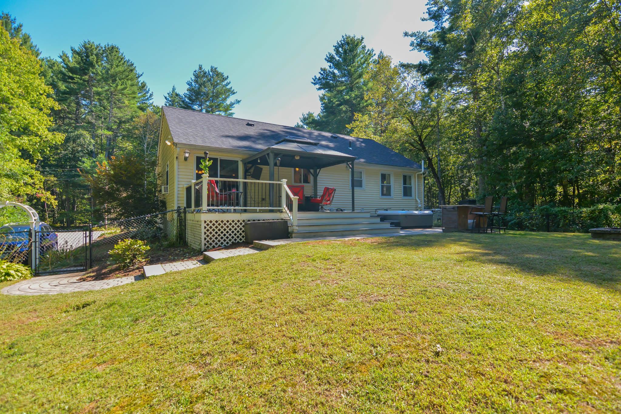 Litchfield, New Hampshire, 03054, United States, 3 Bedrooms Bedrooms, ,1 BathroomBathrooms,Residential,For Sale,1948760
