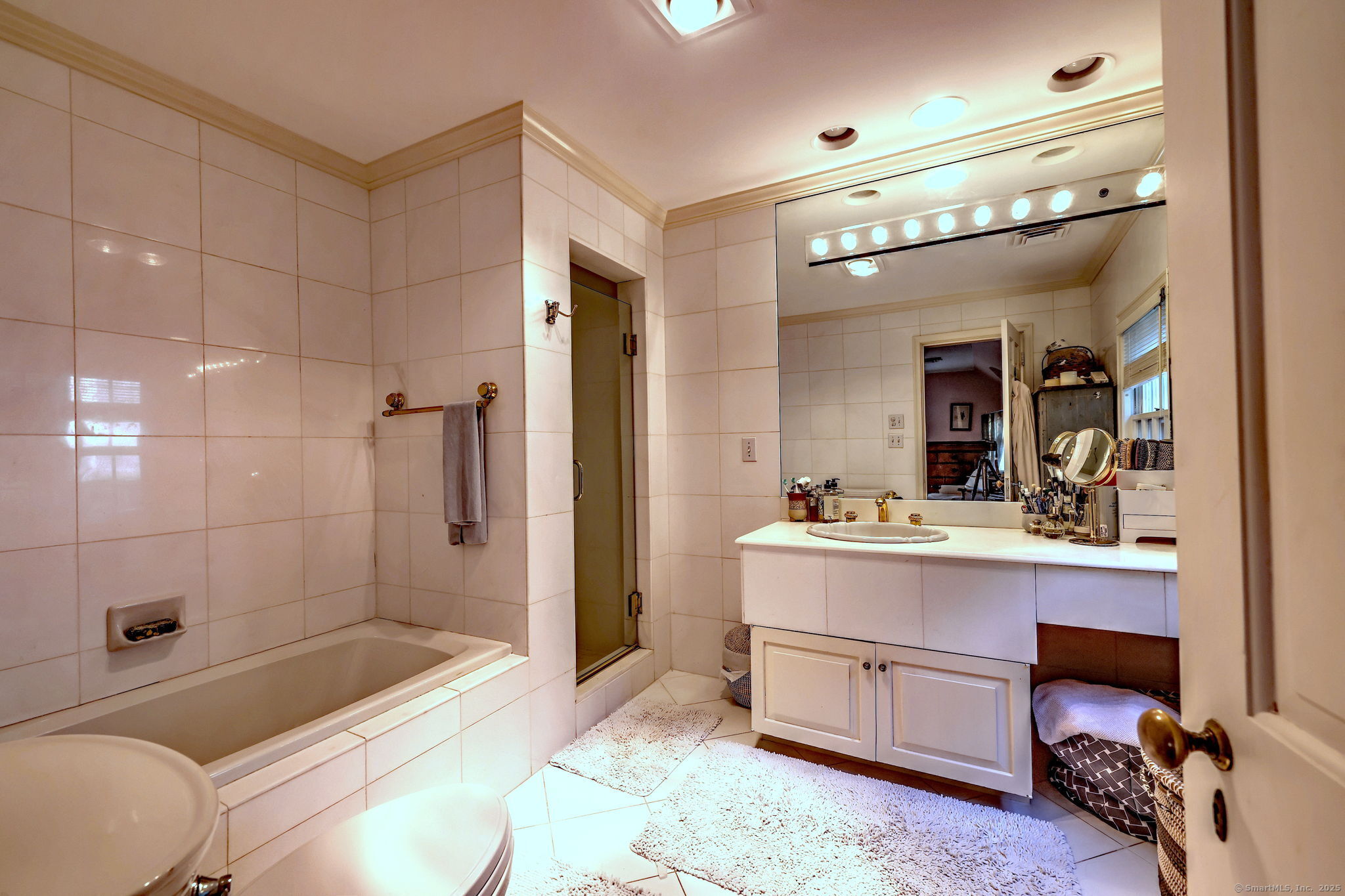 Woodbridge, Connecticut, 06525, United States, 4 Bedrooms Bedrooms, ,4 BathroomsBathrooms,Residential,For Sale,1902823