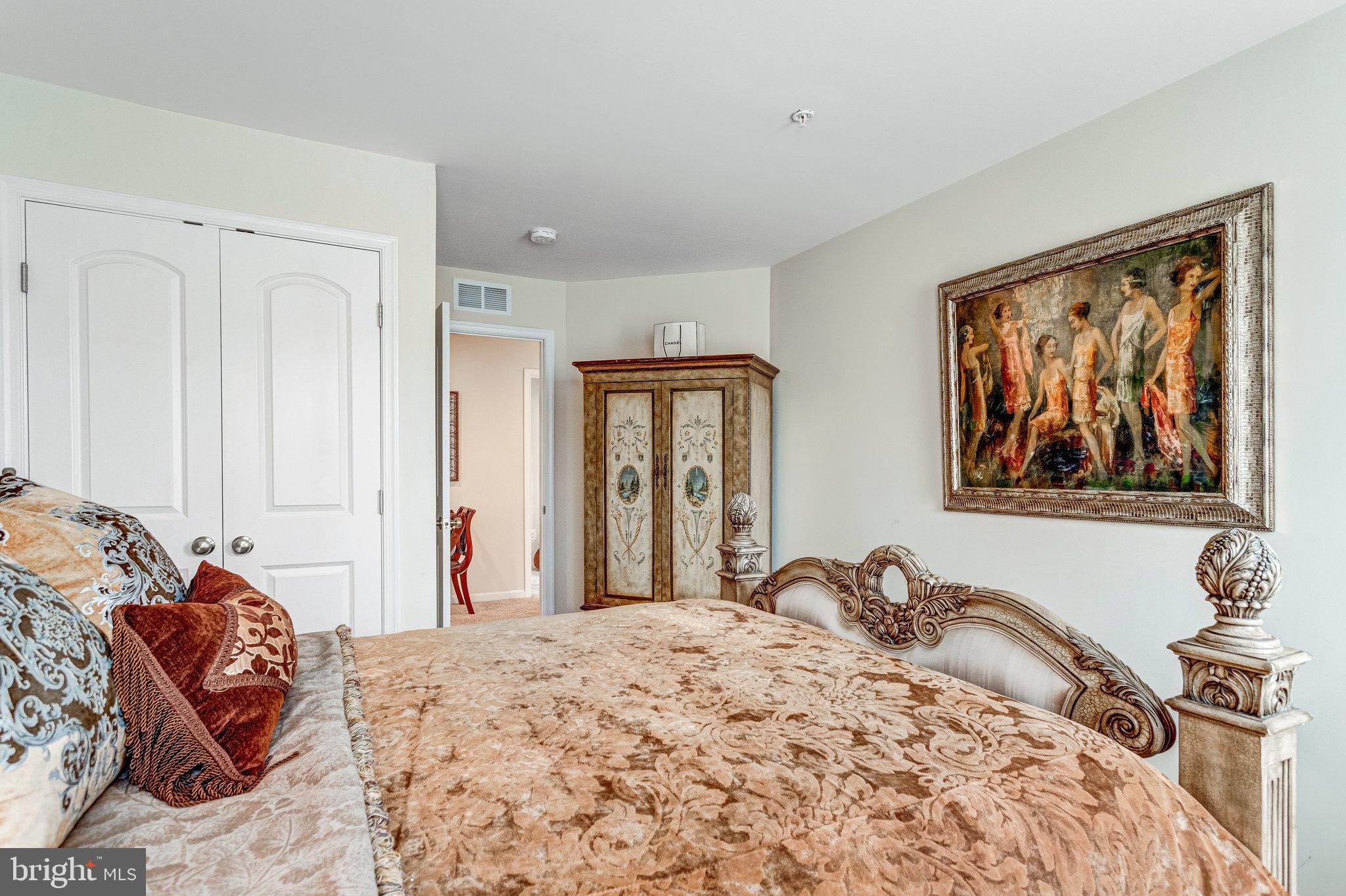 Lanham, Maryland, 20706, United States, 6 Bedrooms Bedrooms, ,5 BathroomsBathrooms,Residential,For Sale,2002849