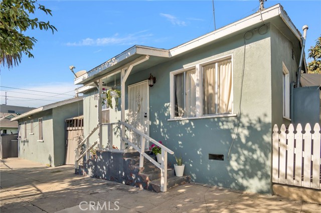 Los Angeles, California, 90023, United States, 3 Bedrooms Bedrooms, ,Residential,For Sale,1879139
